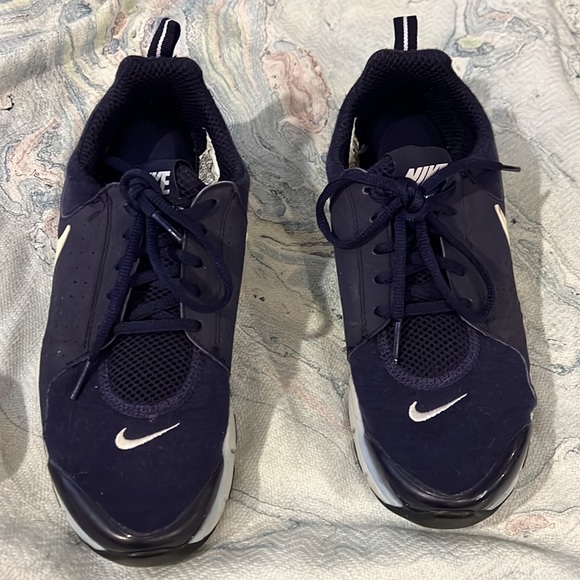Nike purple size 7.5 with memory foam insoles. VERY Gently worn - Picture 2 of 5